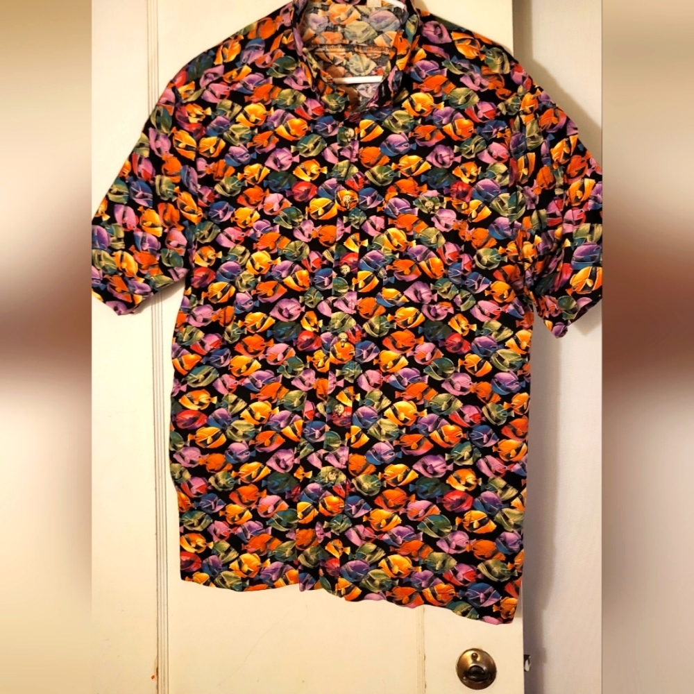 🏷= $1 Men's Tropical Fish Button Down